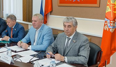 Депутаты Заксобрания инициировали проверку роста цен на АЗС